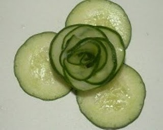 carving cucumber flowers